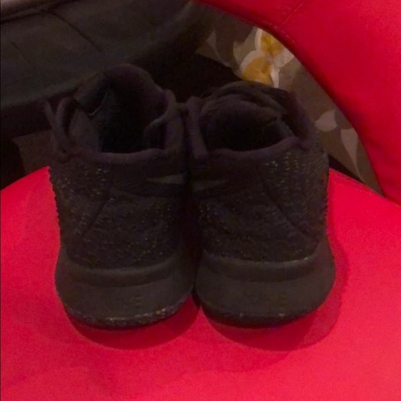 Kyrie Irving Basketball Tennis - Picture 2 of 4